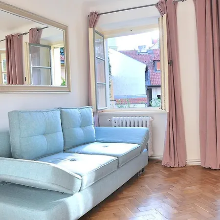 U Obecniho Dvora Apartment