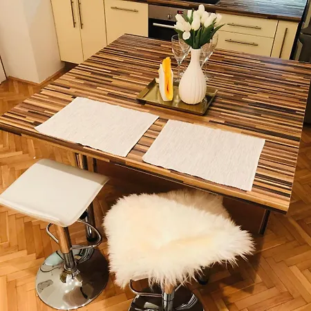 Apartment U Obecniho Dvora